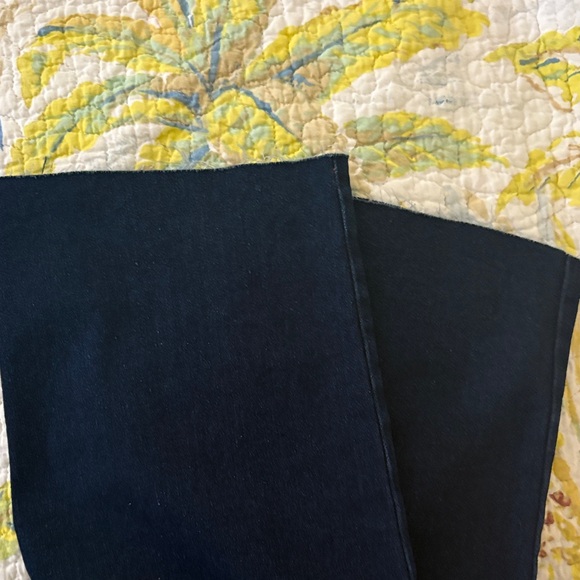 Tag - Picture 4 of 14